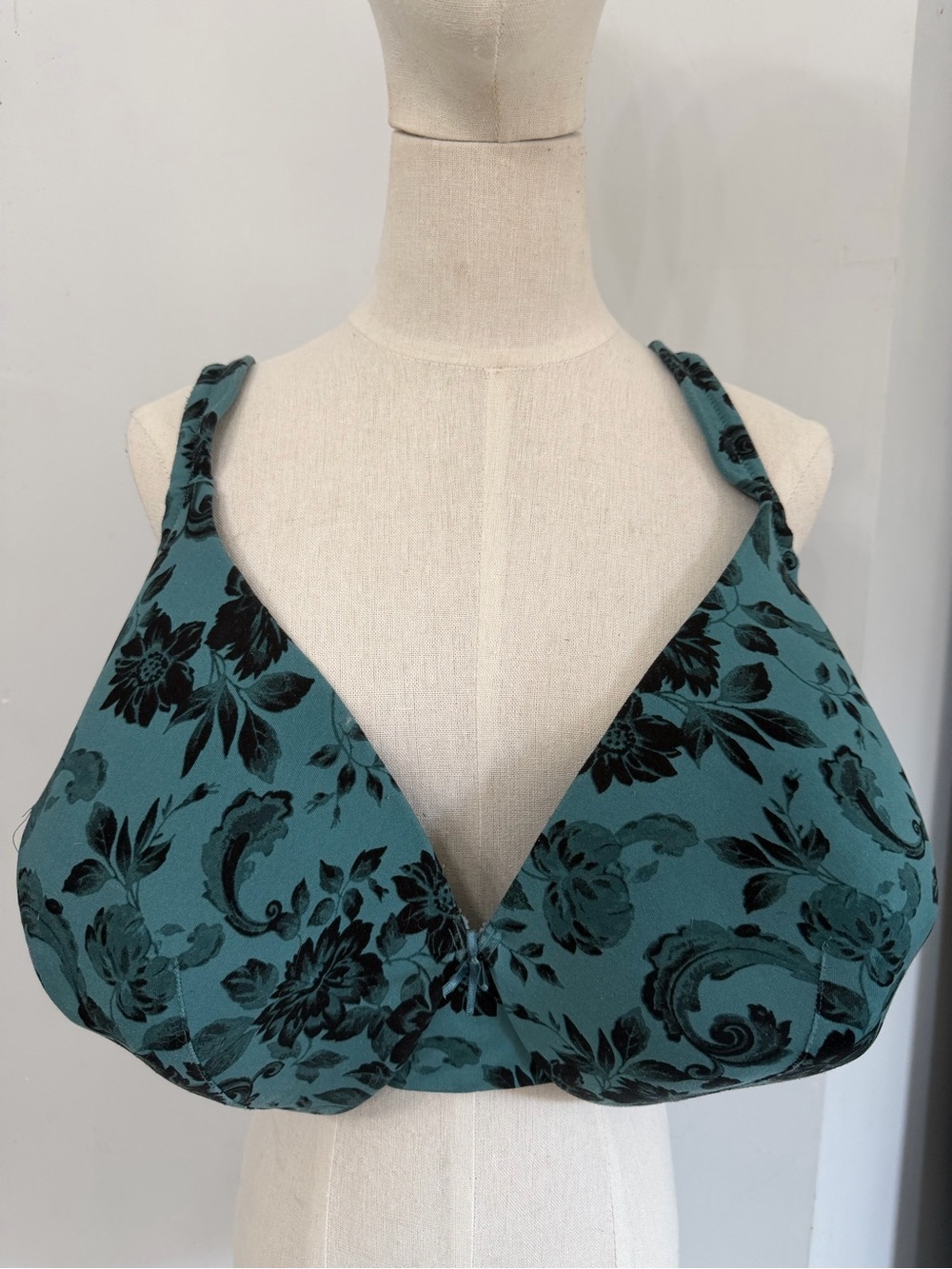Cacique 44H women’s teal and black floral underwire wide strap supportive bra